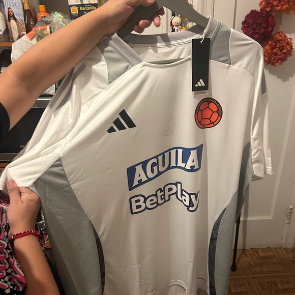 Rare adidas Colombia training jersey 2024. Won’t find in the adidas store. - Picture 3 of 5